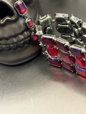 Red Faceted Crystal Chunky Stretch Bracelet & Drop Earrings - Women’s Jewelry